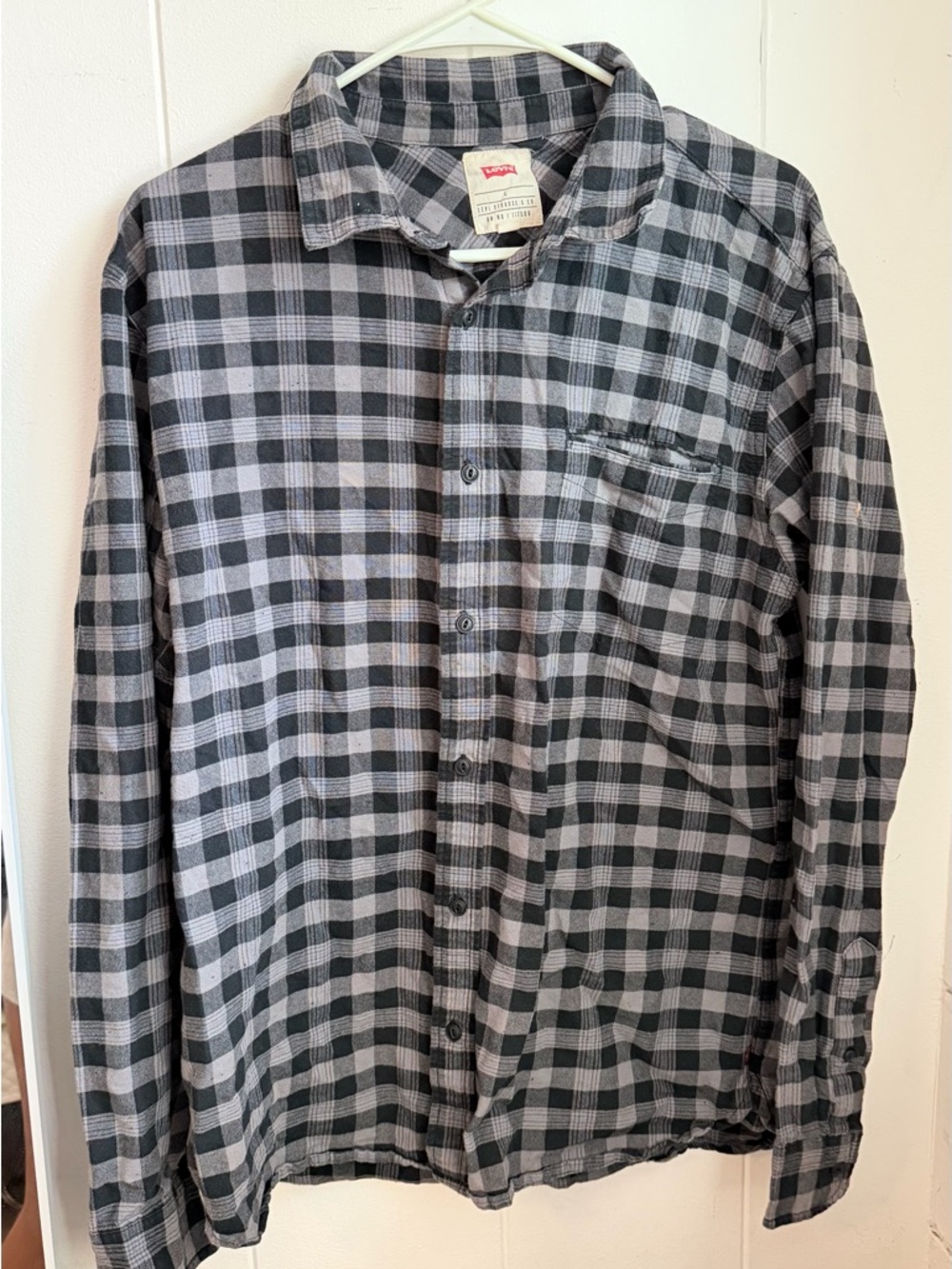 Levi's Gray and Black Plaid Casual Button-Down Shirt